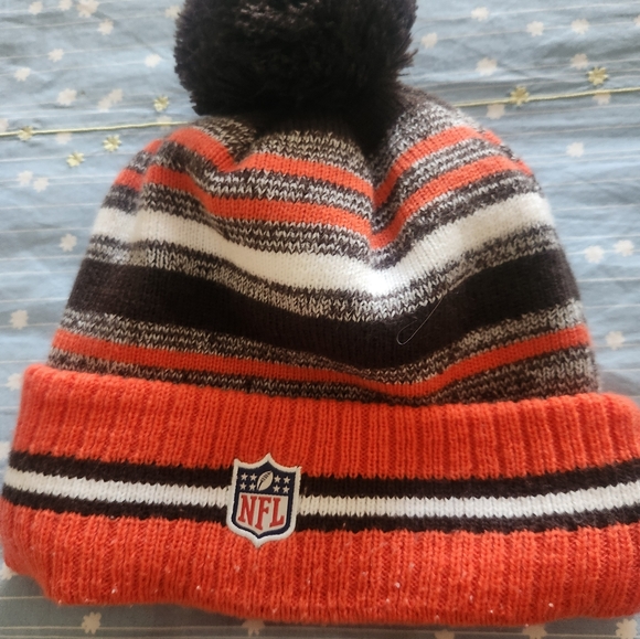 Cleveland browns beanie - Picture 2 of 2
